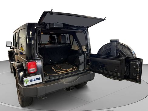 Used 2014 Jeep Wrangler Unlimited Sahara AWD/4WD image 26