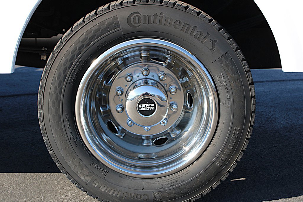 Used 2024 Ford F550 4x4 Regular Cab Super Duty image 30