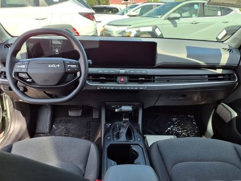 Used 2025 Kia K4 LXS image 9