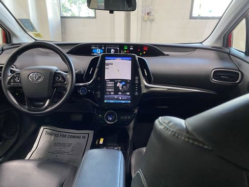 Used 2021 Toyota Prius Prime XLE w/ Carpet Mat Package (TMS) FWD image 5