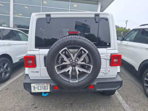 Used 2024 Jeep Wrangler Unlimited Sahara AWD/4WD image 6