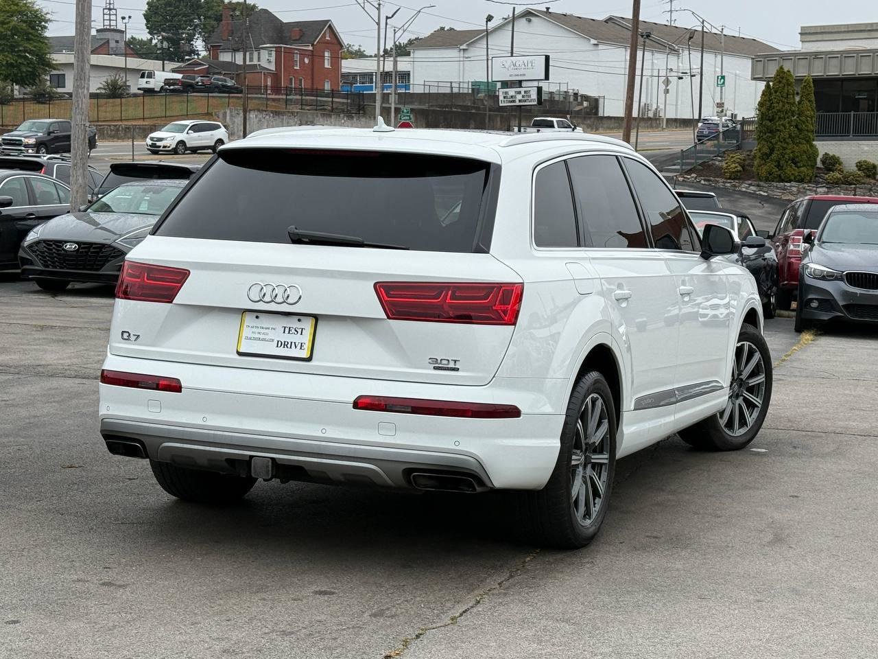 Used 2017 Audi Q7 3.0T Prestige AWD/4WD image 2
