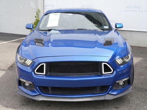 Used 2017 Ford Mustang GT Premium w/ GT Performance Package RWD image 3