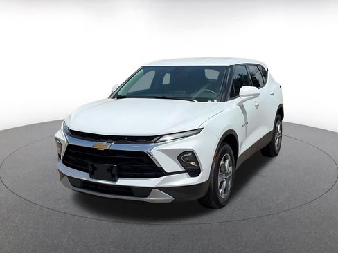 Used 2025 Chevrolet Blazer LT FWD image 5