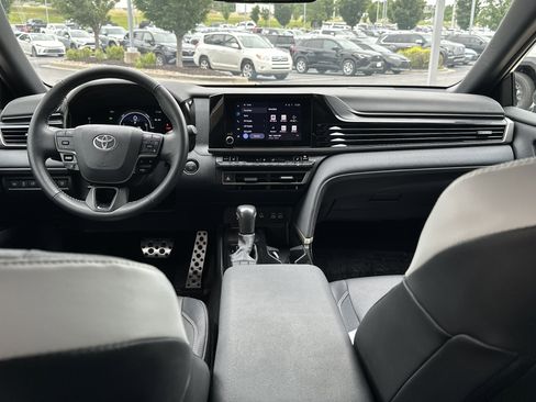 Used 2025 Toyota Camry SE w/ Convenience Package AWD/4WD image 21