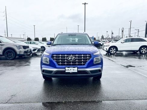 Used 2023 Hyundai Venue SEL image 5