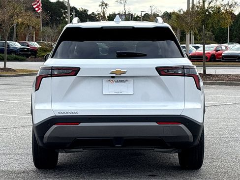 New 2026 Chevrolet Equinox LT w/ Convenience Package II image 22