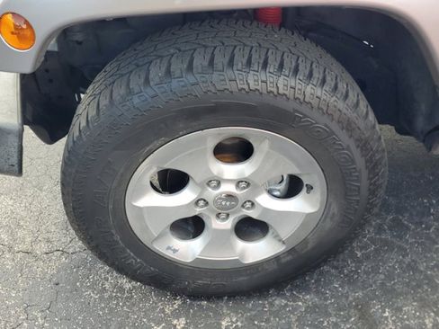 Used 2015 Jeep Wrangler Unlimited Rubicon w/ Connectivity Group image 4