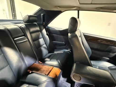 Used 1990 Mercedes-Benz 300 CE Coupe image 40