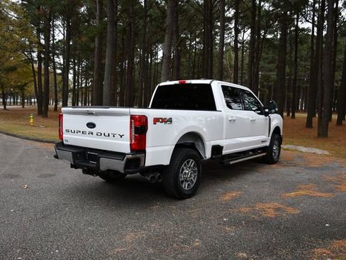 Used 2025 Ford F250 Lariat w/ FX4 Off-Road Package image 3
