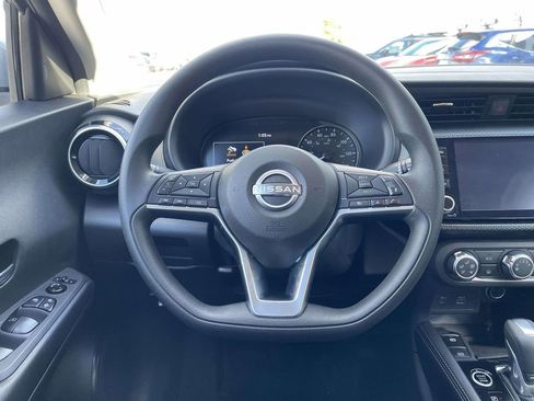 Used 2024 Nissan Kicks SV image 12