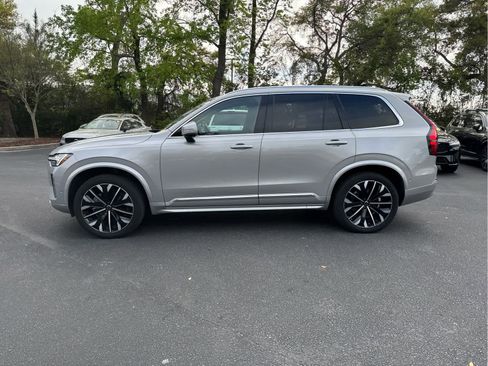 Used 2025 Volvo XC90 B5 Plus image 10
