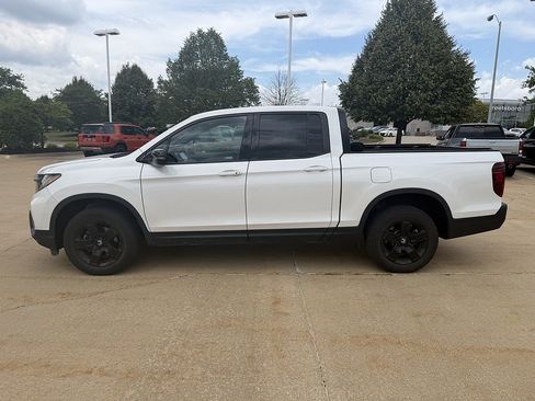 Used 2024 Honda Ridgeline Black Edition image 3
