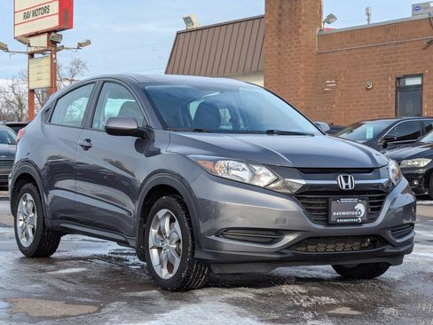 Used 2018 Honda HR-V LX image 5