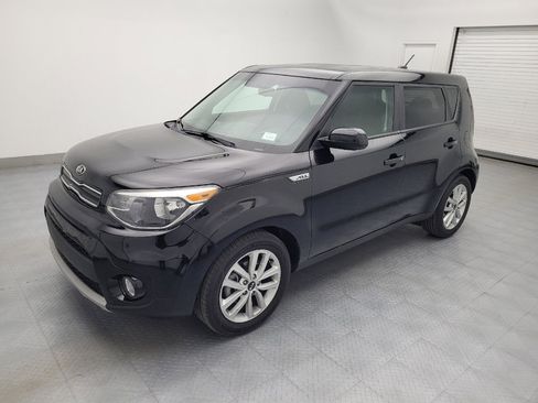Used 2019 Kia Soul + image 2