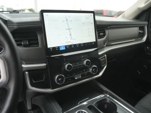 Used 2023 Ford Expedition XLT image 26