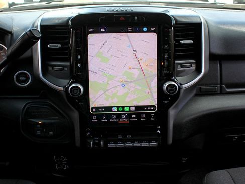 Used 2025 RAM 5500 4x4 Crew Cab image 29