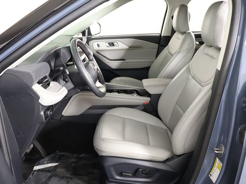 Used 2025 Ford Explorer Active w/ Active Comfort Package AWD/4WD image 28