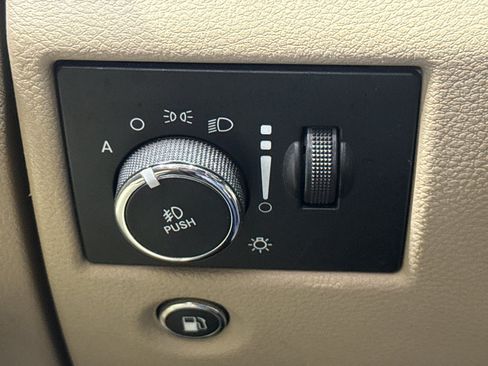 Used 2014 Jeep Grand Cherokee Limited AWD/4WD image 31