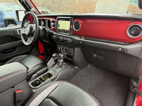 Used 2023 Jeep Wrangler Rubicon w/ Steel Bumper Group image 18