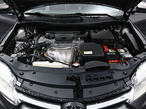 Used 2016 Toyota Camry XLE image 35