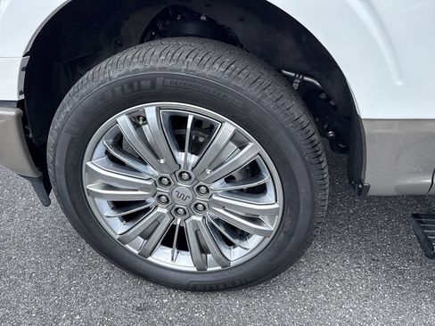Used 2025 Ford F150 King Ranch AWD/4WD image 11