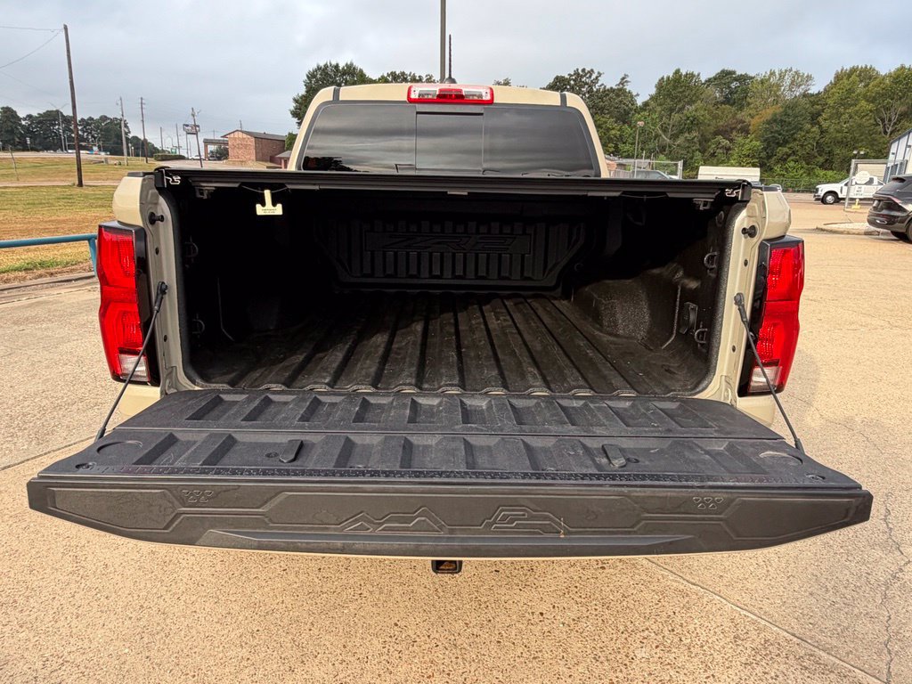 Used 2023 Chevrolet Colorado ZR2 w/ ZR2 Convenience Package III AWD/4WD image 13