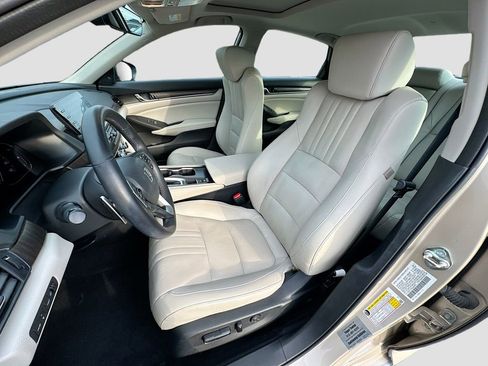 Used 2018 Honda Accord Touring image 26