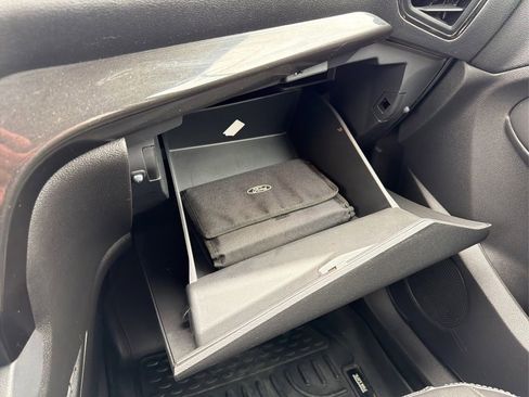 Used 2017 Ford Escape Titanium FWD image 31