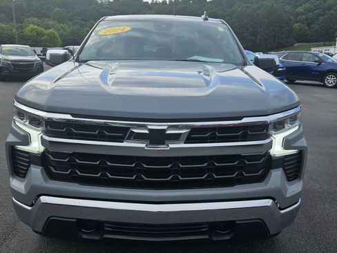 Used 2024 Chevrolet Silverado 1500 LT AWD/4WD image 3
