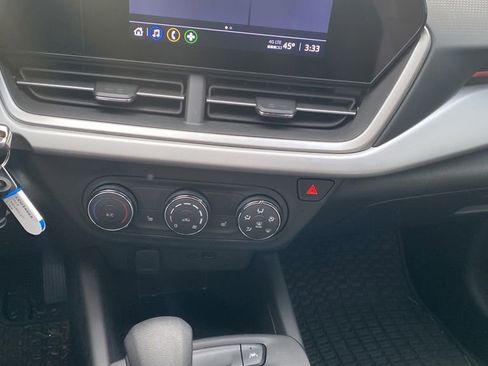 Used 2024 Chevrolet Trax RS image 11