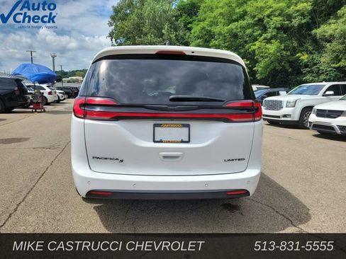 Used 2025 Chrysler Pacifica Limited FWD image 4