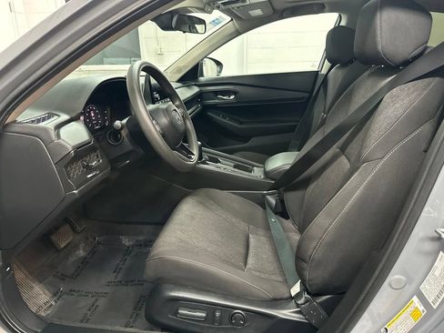 Used 2025 Honda Accord SE image 19