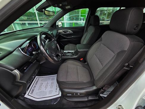 Used 2022 Chevrolet Traverse LT w/ Midnight/Sport Edition image 11