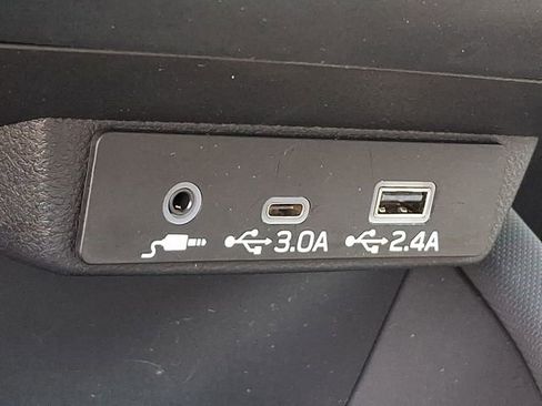 Used 2025 Subaru Forester Premium image 25