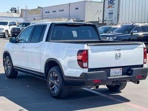 Used 2021 Honda Ridgeline Sport image 2