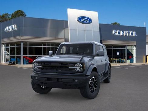 New 2025 Ford Bronco Outer Banks image 2