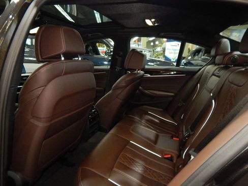 Used 2020 BMW 540i xDrive w/ M Sport Package image 29