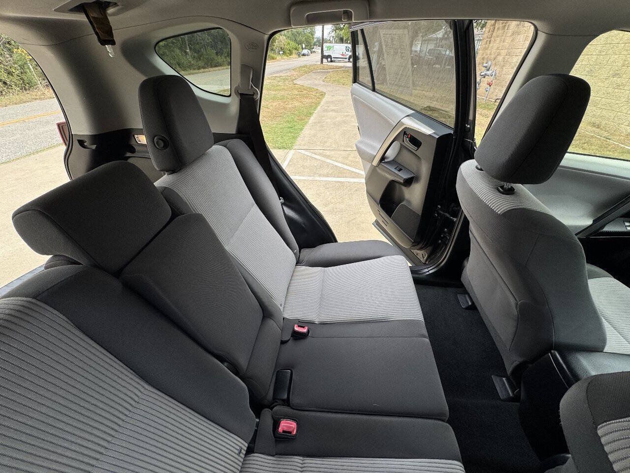 Used 2013 Toyota RAV4 LE FWD image 35
