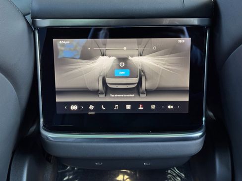 Used 2021 Tesla Model S Plaid image 33