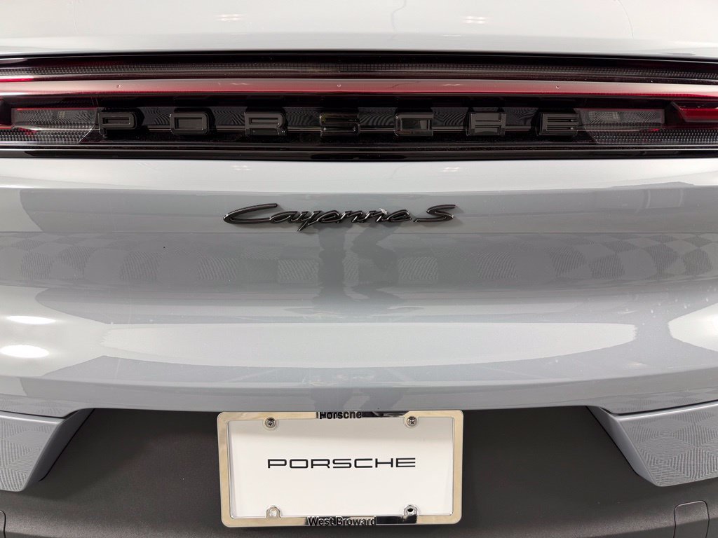 Used 2026 Porsche Cayenne S AWD/4WD image 14