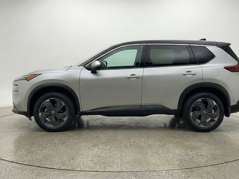 Used 2025 Nissan Rogue SV image 5