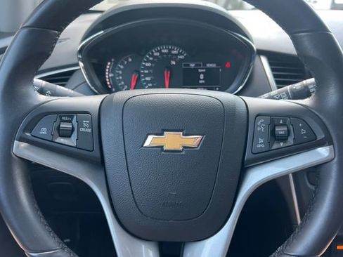 Used 2022 Chevrolet Trax LT w/ Redline Edition image 29