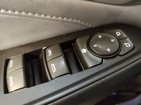 Used 2019 Chevrolet Traverse LT FWD image 27