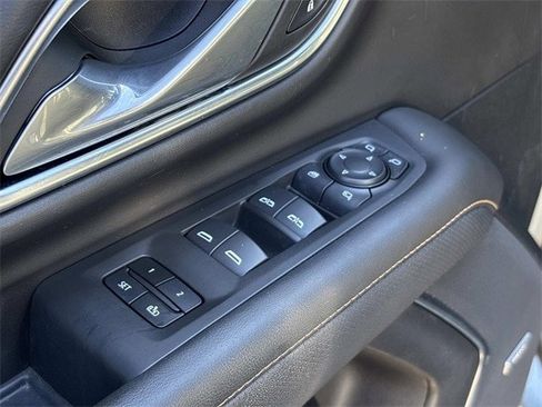 Used 2024 GMC Yukon AT4 w/ Technology Package image 27