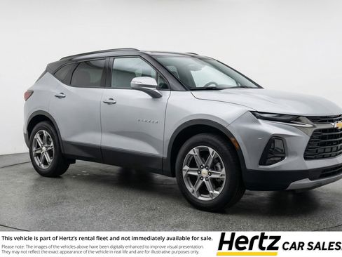 Used 2025 Chevrolet Blazer LT FWD image 1