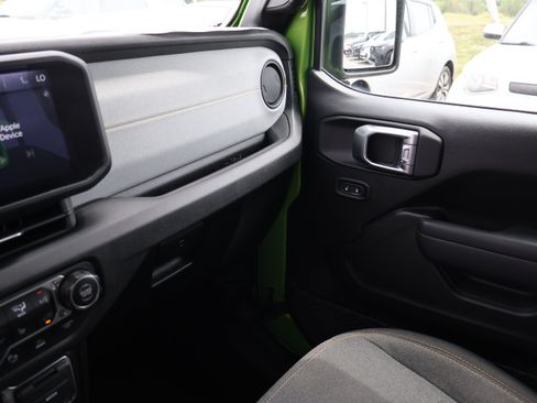 Used 2025 Jeep Wrangler Unlimited Sport AWD/4WD image 23