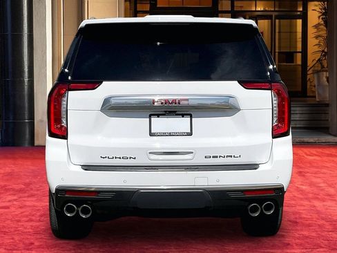 Used 2024 GMC Yukon Denali w/ Advanced Technology Package image 5