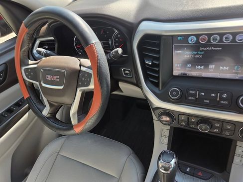 Used 2018 GMC Acadia SLT FWD image 32