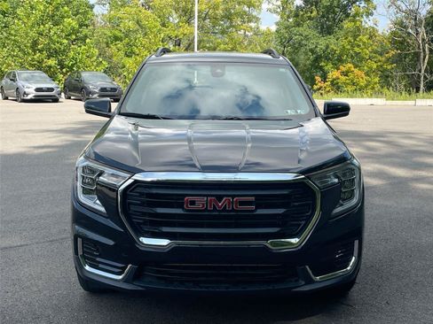 Used 2024 GMC Terrain SLE w/ Driver Convenience Package AWD/4WD image 8